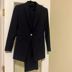 Theory good wool pinstriped suit